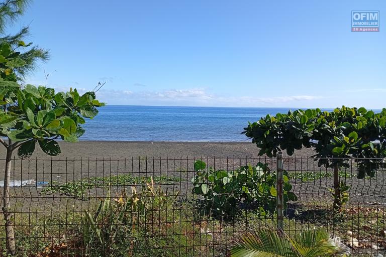 A VENDRE MAISON F4 EN BORD DE PLAGE A ST PAUL