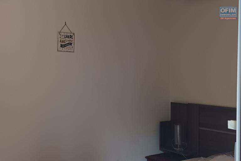 A louer appartement T2 meublé en rez de jardin face au lagon de Saint Leu