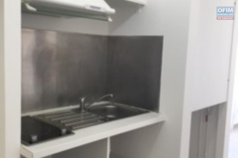 A vendre studio  résidence ARBOREA à Sainte Clotilde Moufia.
