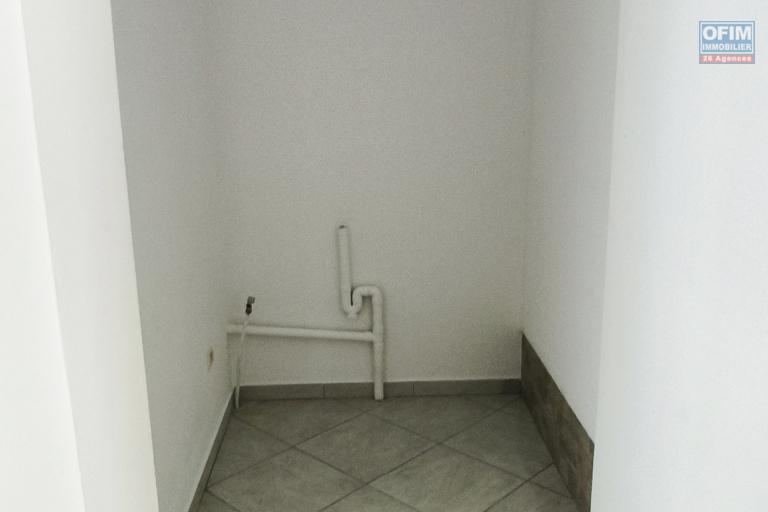 Appartmt T3 meublé de 67 m2 Meublé, jardin, terrasse (Henri TAFA 0692540262) - Buanderie