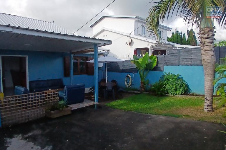 A LOUER CHARMANTE MAISON  de type F5  à étage de 90 m2 sur la Saline Les Hauts