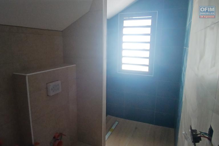 A VENDRE Appartement F4 NEUF- A 2 MN DE LA PLAGE- CENTRE VILLE DE SAINT-LEU
