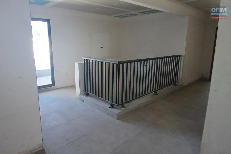 A VENDRE Appartement F4 NEUF- A 2 MN DE LA PLAGE- CENTRE VILLE DE SAINT-LEU