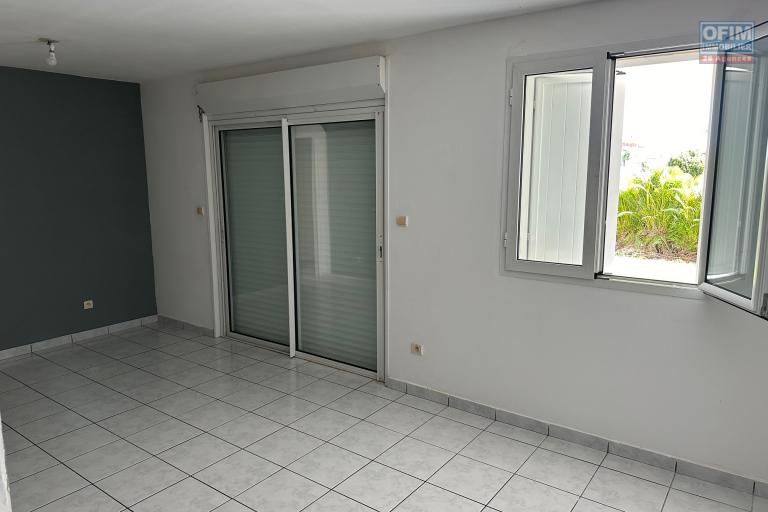 A louer bel appartement F2 au rdc dans résidence sécurisée à Cambuston Saint-André