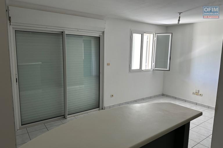 A louer bel appartement F2 au rdc dans résidence sécurisée à Cambuston Saint-André