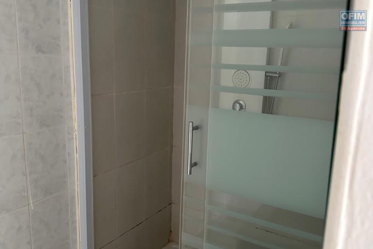 A louer bel appartement F2 au rdc dans résidence sécurisée à Cambuston Saint-André