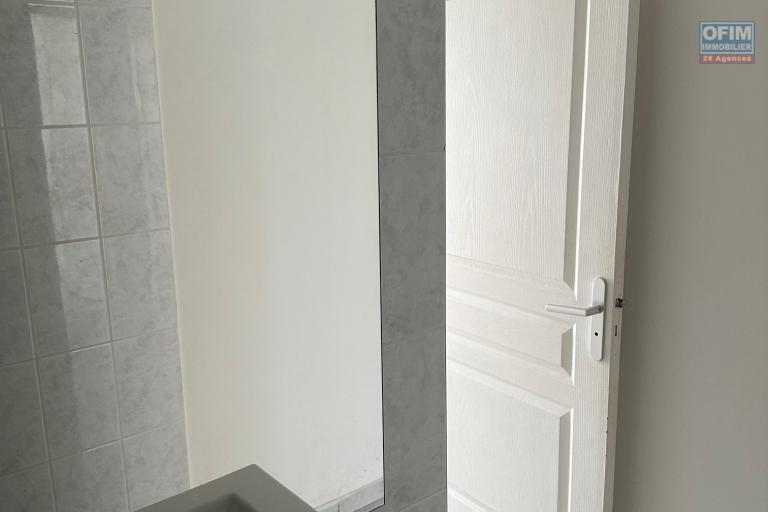 A louer bel appartement F2 au rdc dans résidence sécurisée à Cambuston Saint-André