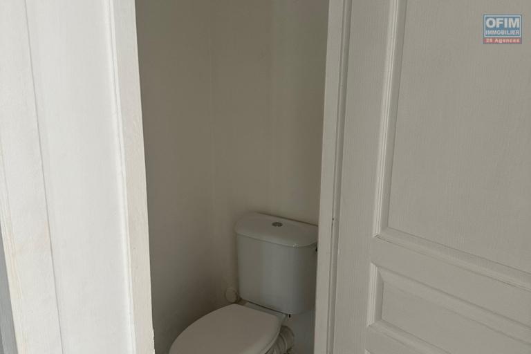A louer bel appartement F2 au rdc dans résidence sécurisée à Cambuston Saint-André