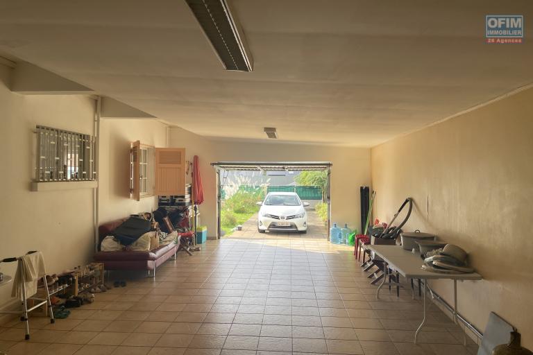 A vendre grande maison à La POSSESSION (Rivière des galets)