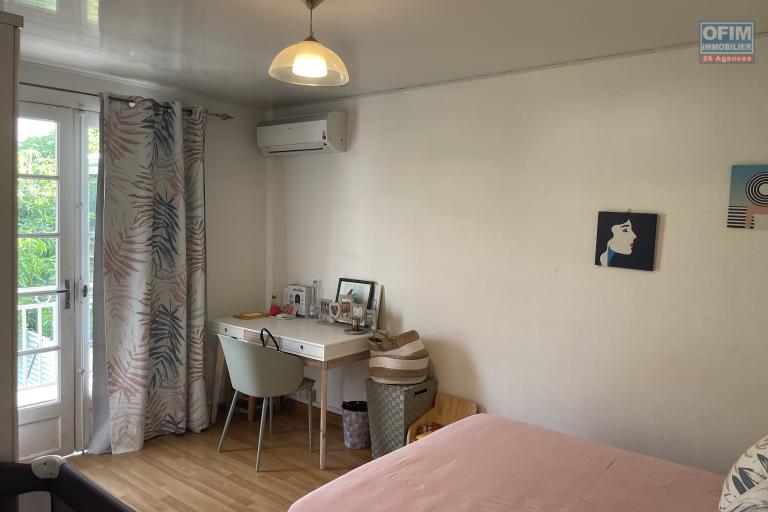 A vendre grande maison au coeur de La POSSESSION