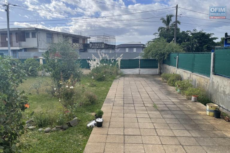 A vendre grande maison à La POSSESSION (Rivière des galets)