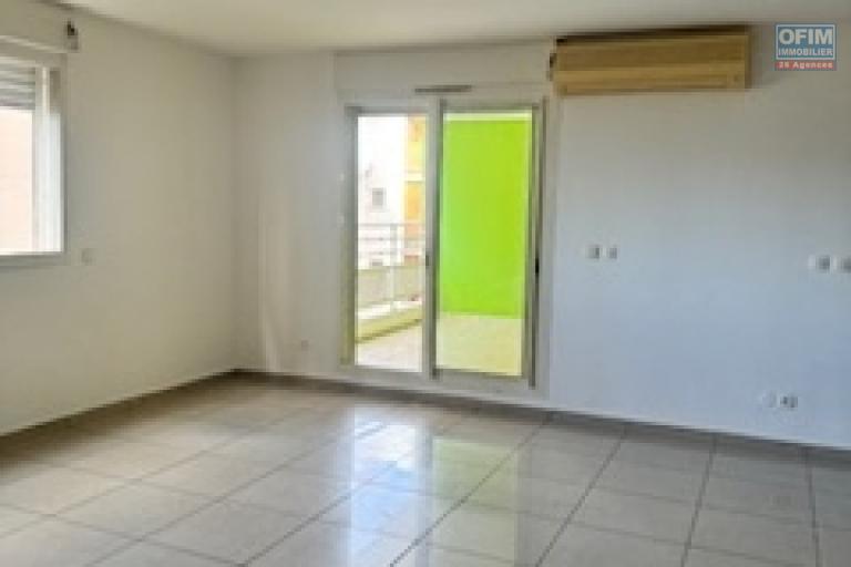 A vendre bel appartement de type F3 très spacieux , lumineux sur la résidence LA GOELETTE à Sainte Clotilde.