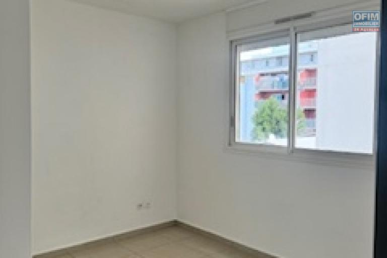 A vendre bel appartement de type F3 très spacieux , lumineux sur la résidence LA GOELETTE à Sainte Clotilde.