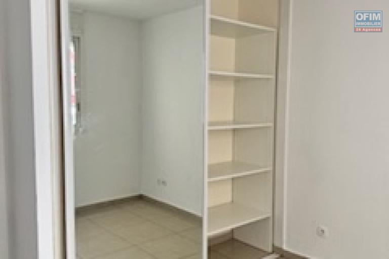 A vendre bel appartement de type F3 très spacieux , lumineux sur la résidence LA GOELETTE à Sainte Clotilde.
