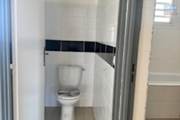 A vendre bel appartement de type F3 très spacieux , lumineux sur la résidence LA GOELETTE à Sainte Clotilde.