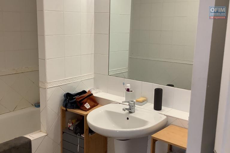 A LOUER appartement T3/4 meublé à SAINT PIERRE