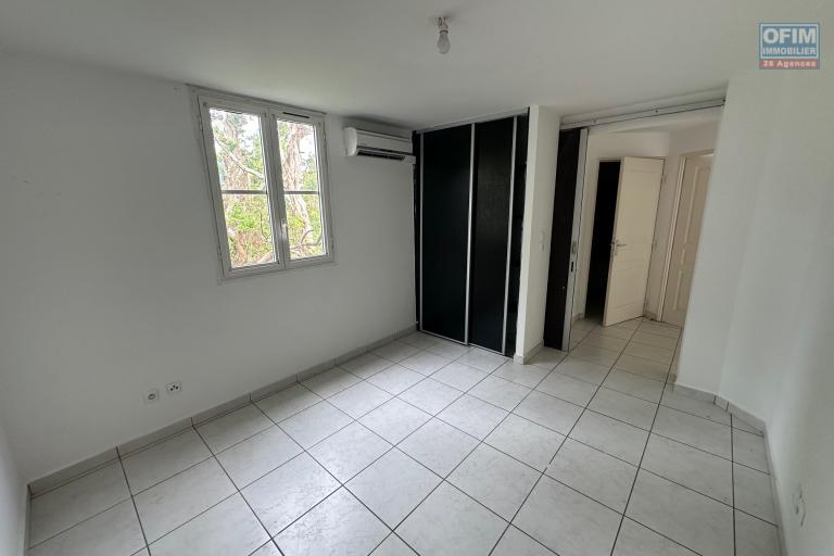A louer Appartement F3 avec terrasse en plein centre ville de Saint-André