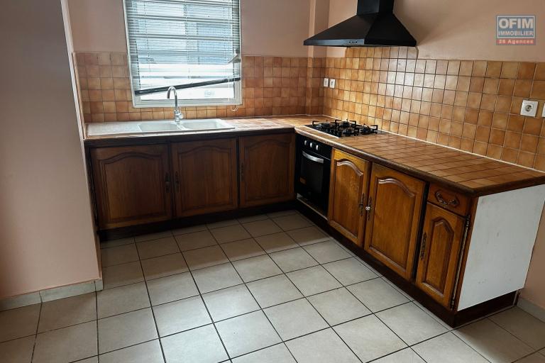 A louer Villa Maison jumelée de type F5 dans résidence sécurisée