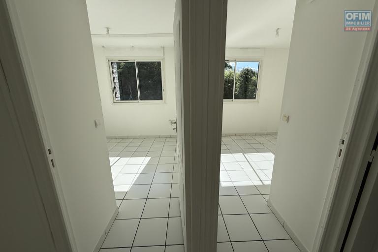 Bel appartement T3 entièrement rénové et climatisé de 78 m2 dans la résidence sécurisée les Terrasses de Bergame.