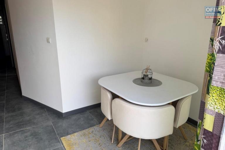 A louer magnifique villa MEUBLE de type 3/4 avec grande mezzanine au Tampon 13 éme