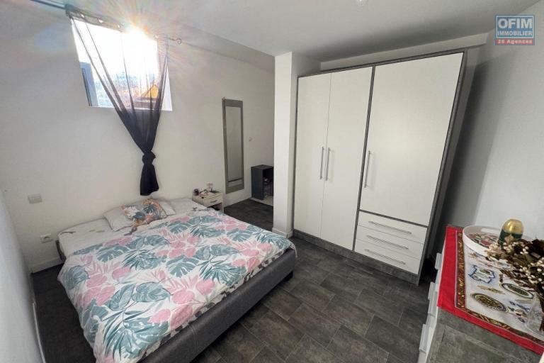 A louer magnifique villa MEUBLE de type 3/4 avec grande mezzanine au Tampon 13 éme