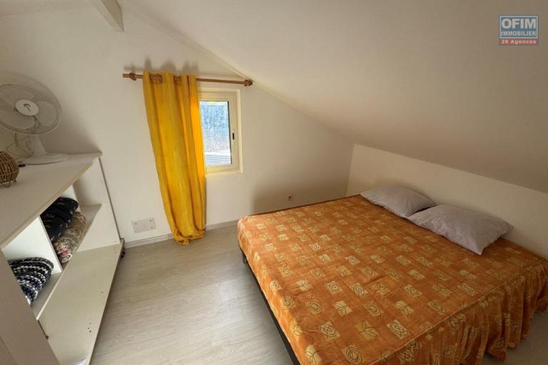 A louer magnifique villa MEUBLE de type 3/4 avec grande mezzanine au Tampon 13 éme