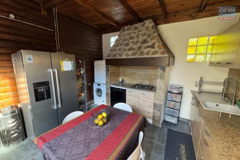 A louer magnifique villa MEUBLE de type 3/4 avec grande mezzanine au Tampon 13 éme