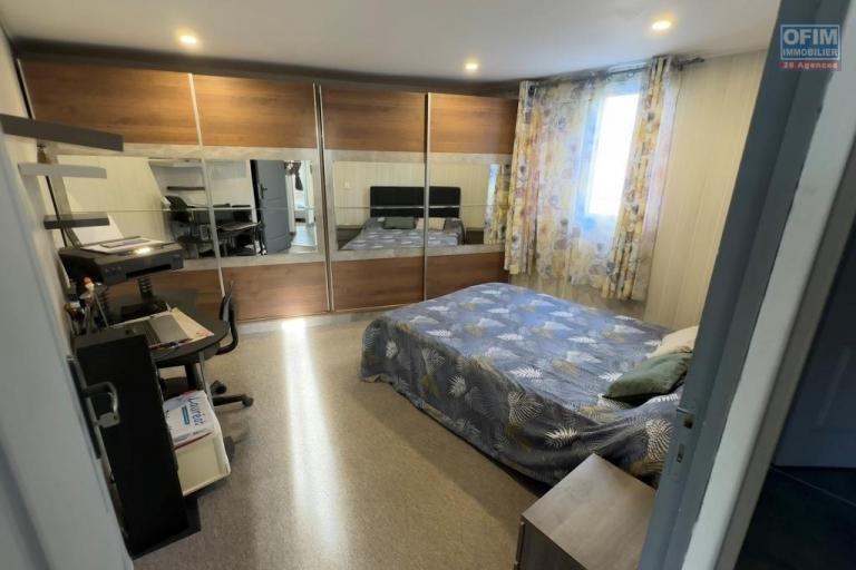 A louer magnifique villa MEUBLE de type 3/4 avec grande mezzanine au Tampon 13 éme