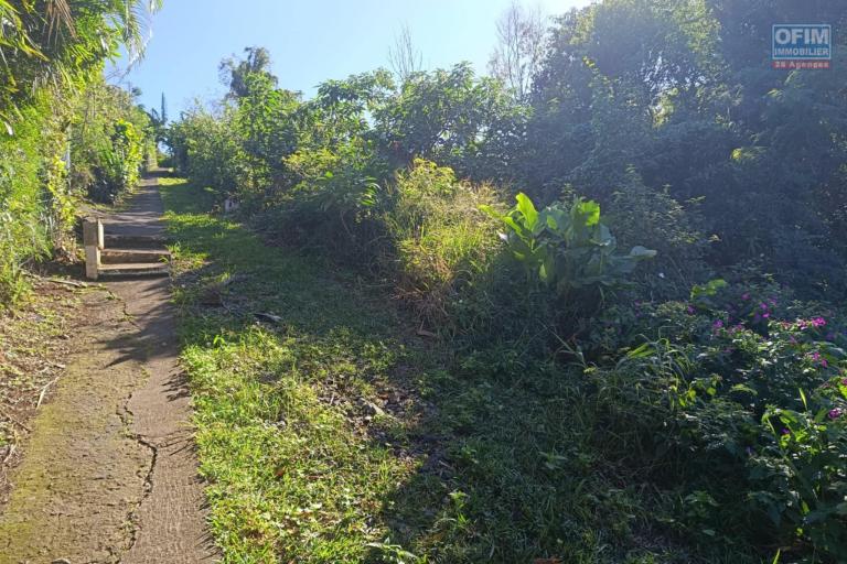 Terrain de 5462 m2 constructible avec un  maximum de 16 villas et superbe vue mer Chemin de ligne  Les Avirons