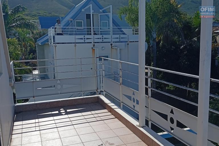 A LOUER APPARTEMENT T3 DE 78 M2 AVEC JARDIN A LA SALINE LES BAINS