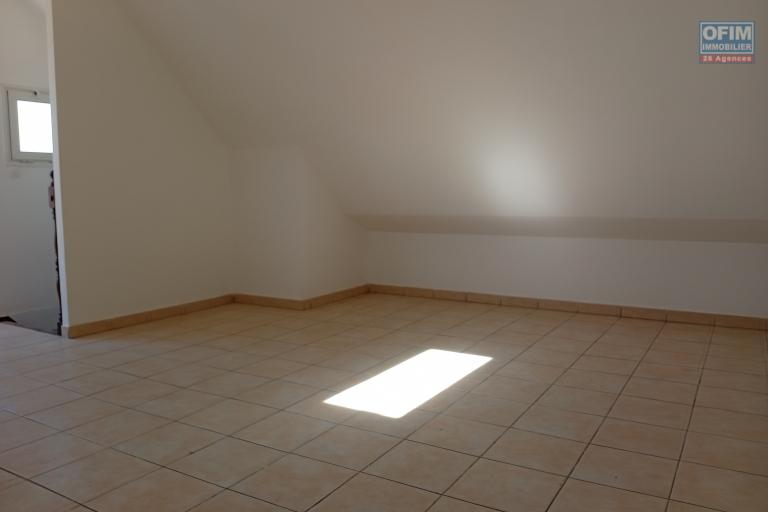 A LOUER APPARTEMENT T3 DE 78 M2 AVEC JARDIN A LA SALINE LES BAINS