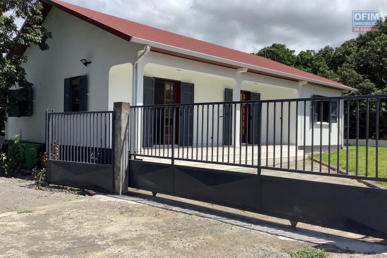 a louer a la rivi&egrave;re saint tr&egrave;s belle  villa F4 meubl&eacute;e