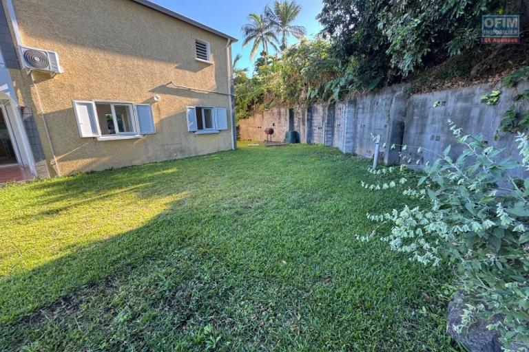 A louer magnifique villa F5 + bureau avec vue mer le Tampon Trois Mares