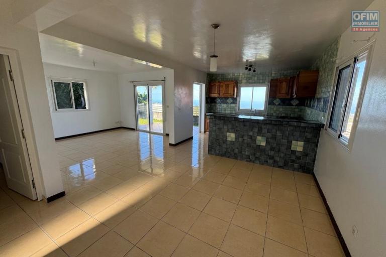 A louer magnifique villa F5 + bureau avec vue mer le Tampon Trois Mares