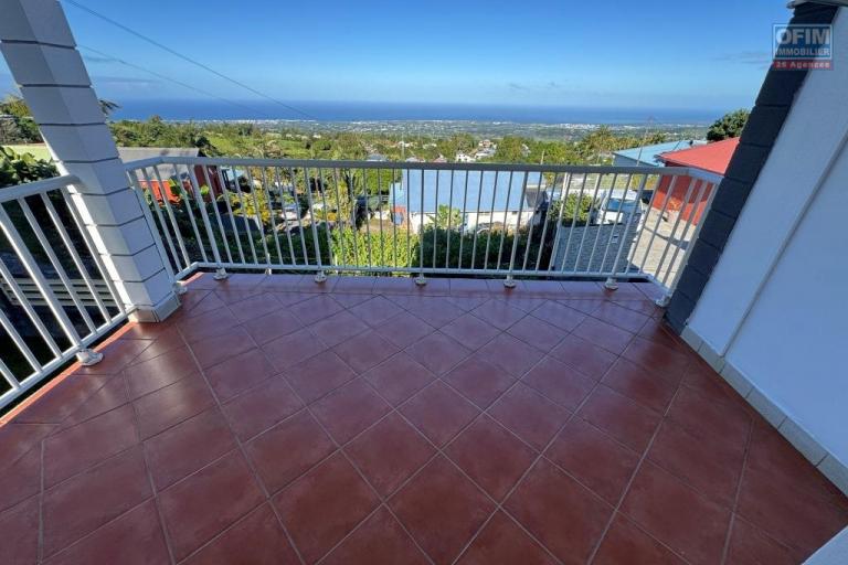 A louer magnifique villa F5 + bureau avec vue mer le Tampon Trois Mares