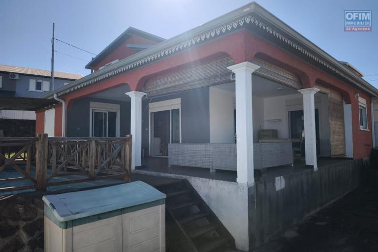 Maison familiale avec piscine à reprendre en main – La Rivière Saint-Louis