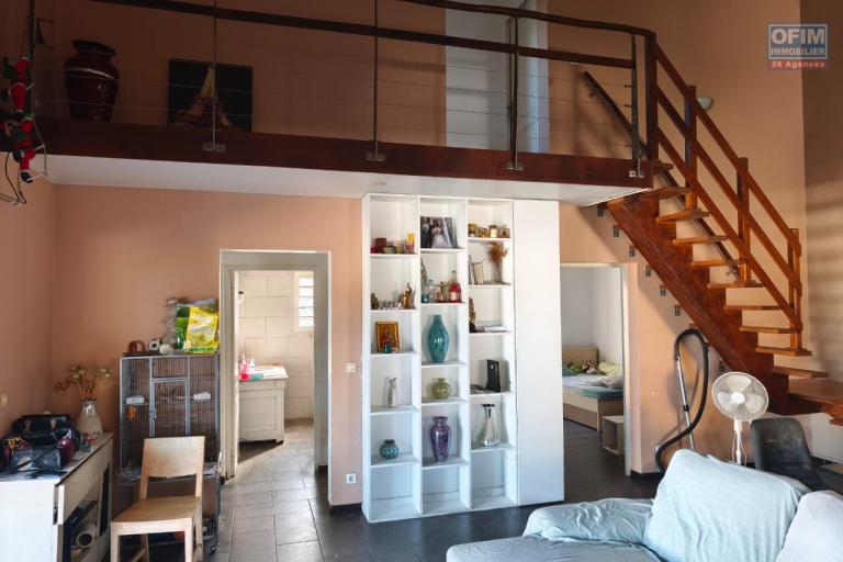 Maison familiale avec piscine à reprendre en main – La Rivière Saint-Louis