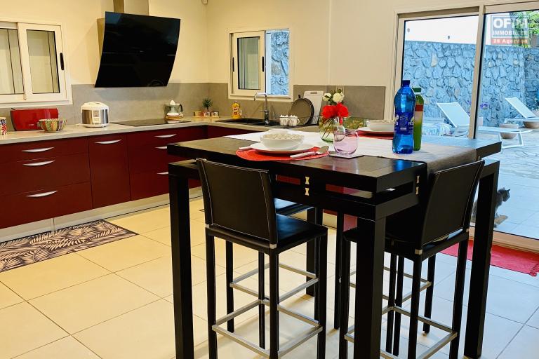  À vendre : Magnifique villa familiale avec piscine et vue panoramique - La Montagne