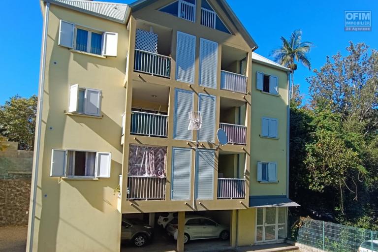  Appartement T2/3 en duplex &agrave; deux pas du centre ville du Tampon