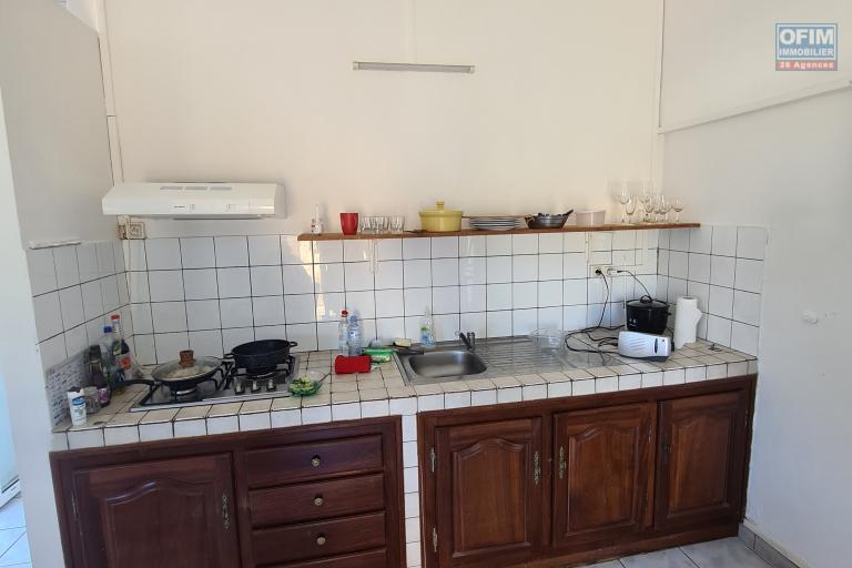 PETITE MAISON AVEC 1 CHAMBRE, JARDIN