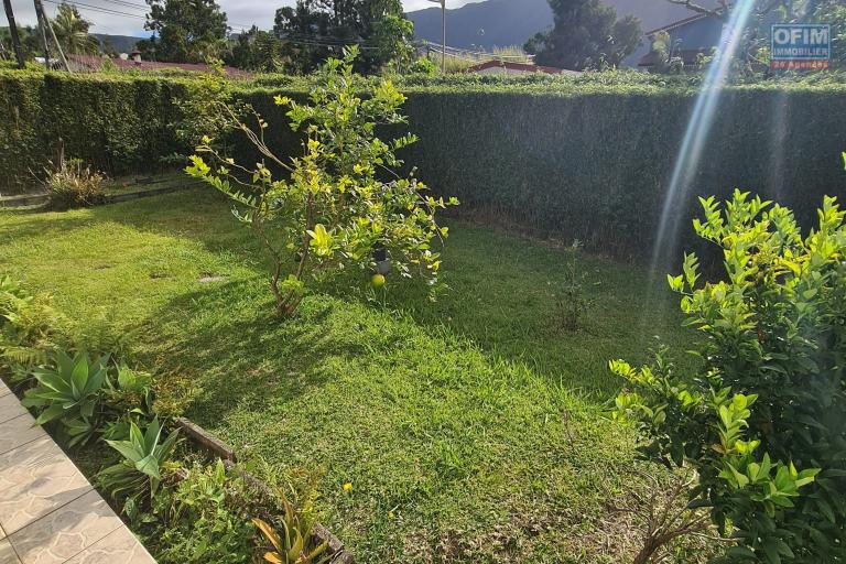 MAGNIFIQUE VILLA DE 148M2 F4/5  SITUÉE AU CALME, BEAU JARDIN ARBORÉ