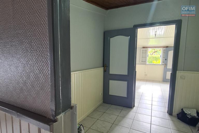 MAGNIFIQUE VILLA DE 148M2 F4/5  SITUÉE AU CALME, BEAU JARDIN ARBORÉ