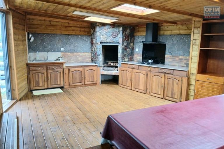 MAGNIFIQUE VILLA DE 148M2 F4/5  SITUÉE AU CALME, BEAU JARDIN ARBORÉ