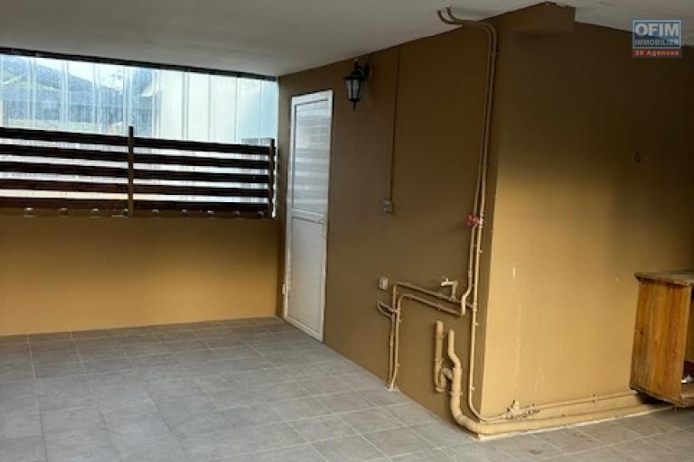 A louer un appartement F3 /4  à la ligne des Bambous St Pierre