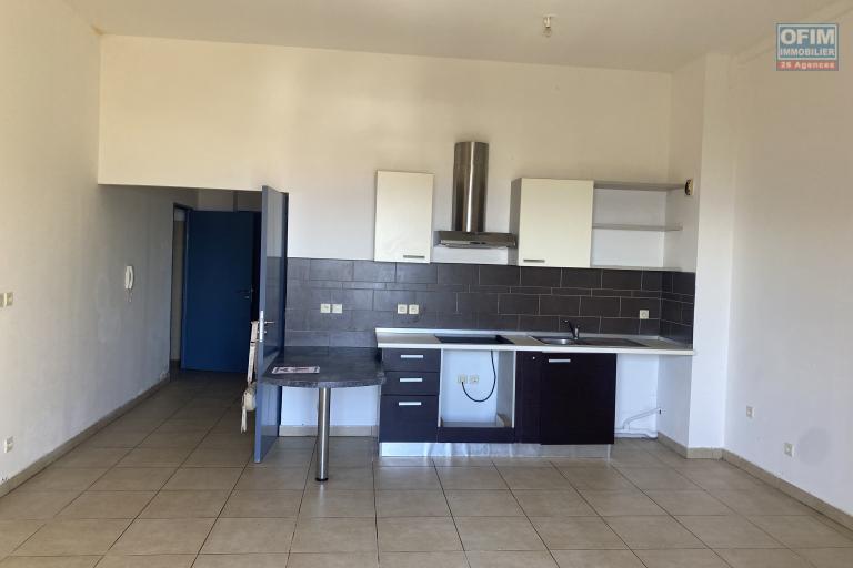 A VENDRE T2 lumineux avec belle vue mer panoramique à Pichette la Possession.
