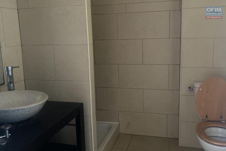 A VENDRE T2 lumineux avec belle vue mer panoramique à Pichette la Possession.