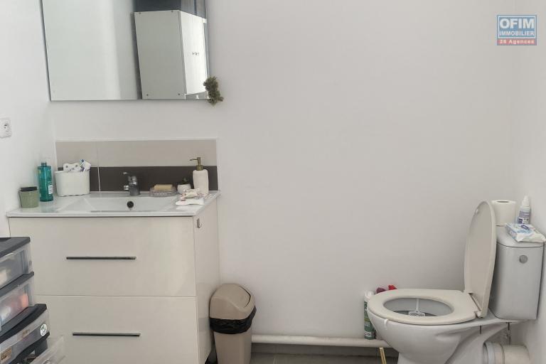 A VENDRE-IDEAL INVESTISSEMENT LOCATIF T2 AU CENTRE VILLE DE LA POSSESSION.