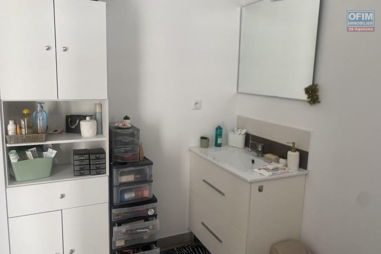 A VENDRE-IDEAL INVESTISSEMENT LOCATIF T2 AU CENTRE VILLE DE LA POSSESSION.
