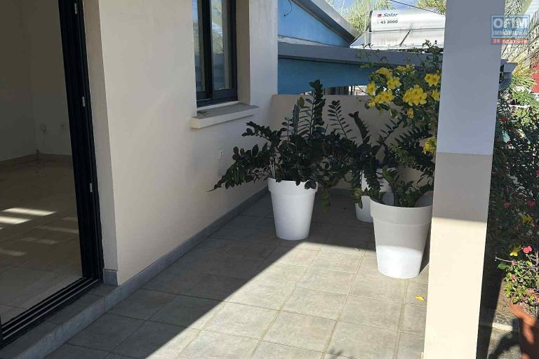 LOCAL PROFESSIONNEL   TERRE-SAINTE 51m2