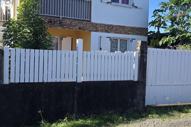 spécial investisseur : à vendre appartement T3  avec jardin et place de parking. St Andre centre